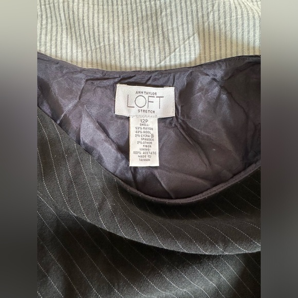 🟢Ann Taylor LOFT size 12 pin stripe sleeveless black dress. 🟢 - Picture 6 of 8